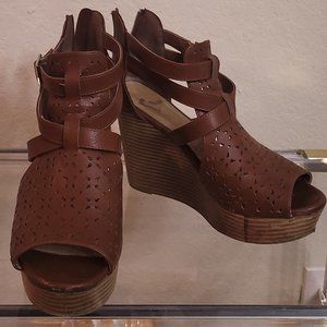 Report brown wedge sandals